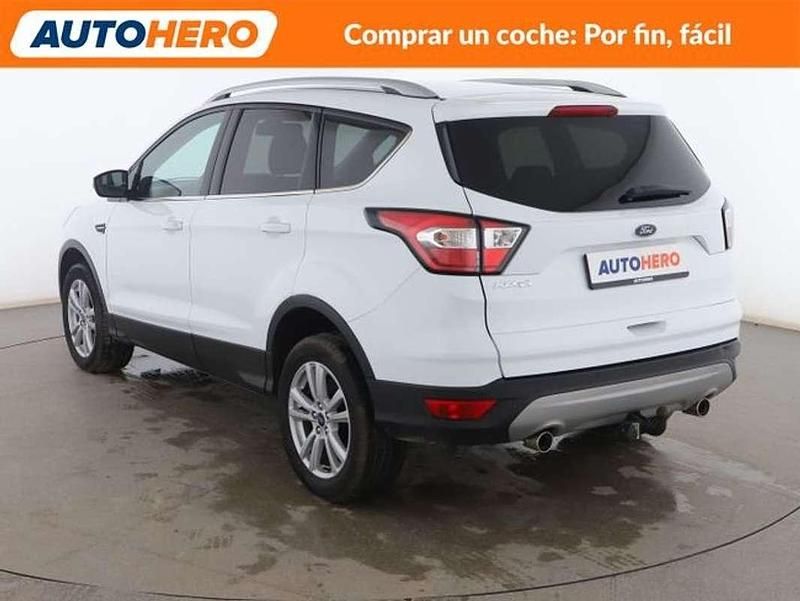 Usado Ford Kuga Trend 150 CV (110 kW) 2019 Blanco SUV