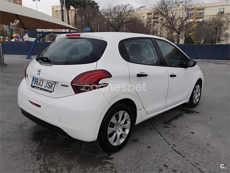 Begagnad Peugeot 208 Access 75 HK (55 kW) 2016 Vit Halvkombi