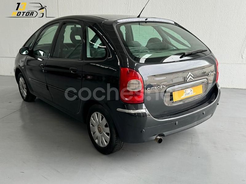 Usado Citroën Xsara Picasso Exclusive 92 CV (67 kW) 2007 Negro Monovolumen