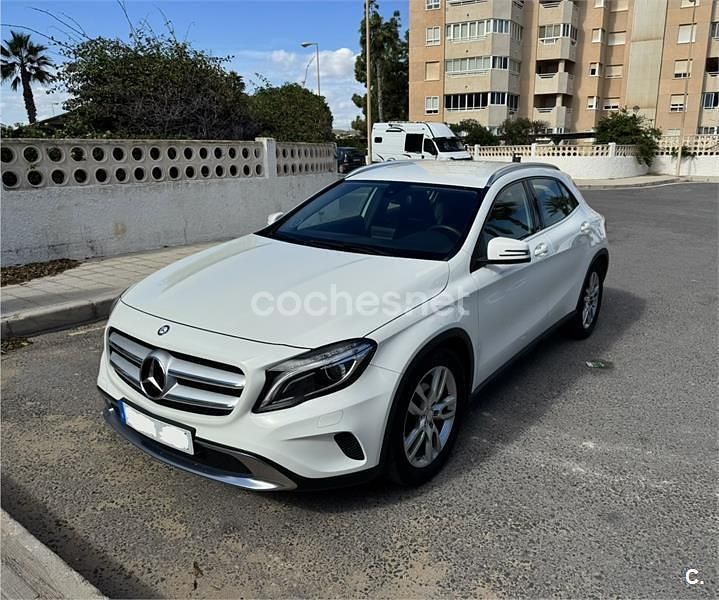 Usado Mercedes GLA200 Urban 136 CV (100 kW) 2017 Blanco SUV