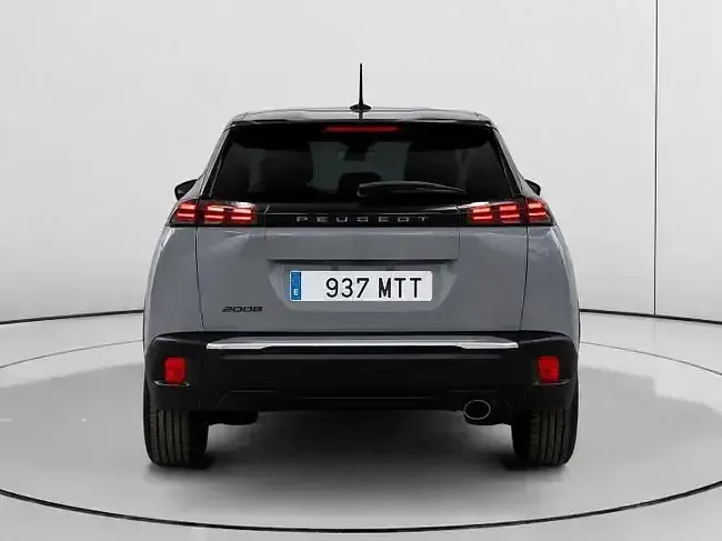 Usado Peugeot 2008 Active 100 CV (73 kW) 2024 Gris SUV