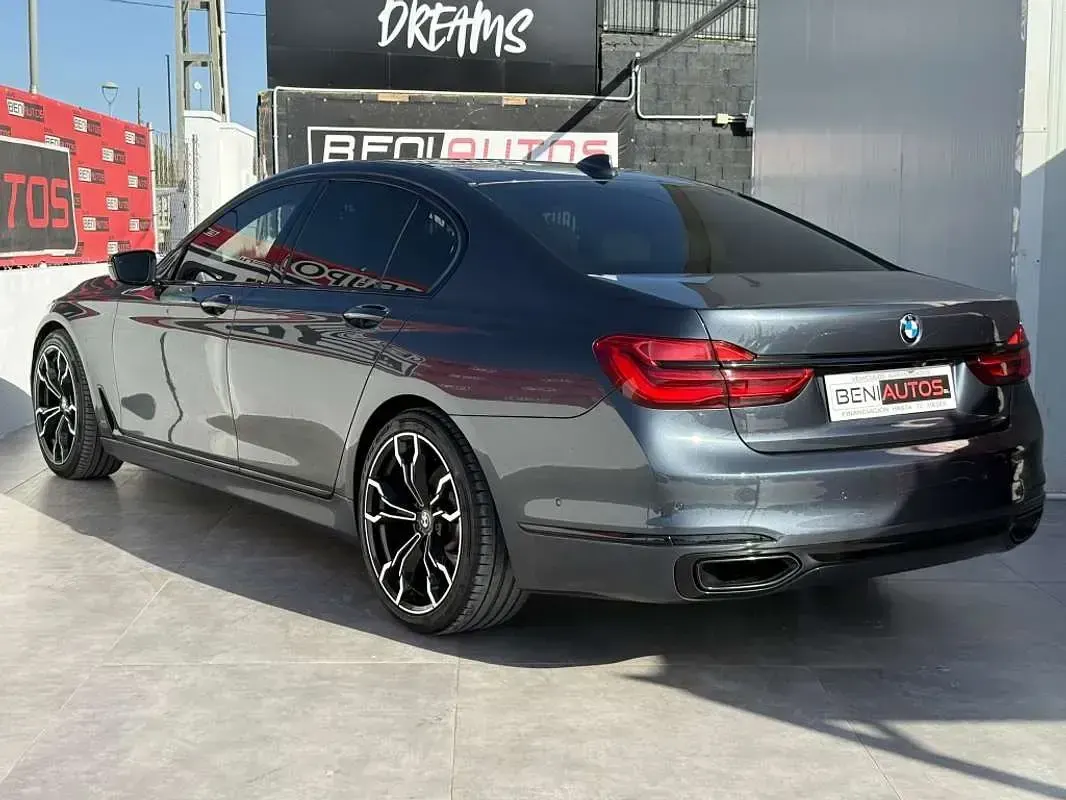 Usado BMW 730 265 CV (194 kW) 2018 Gris Berlina