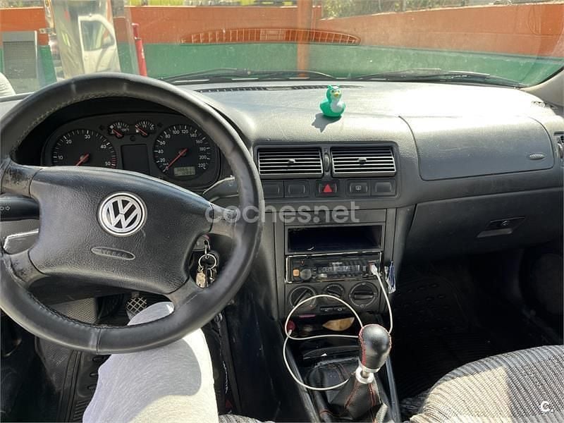 Usado VW Golf IV Conceptline 90 CV (66 kW) 2000 Blanco Berlina