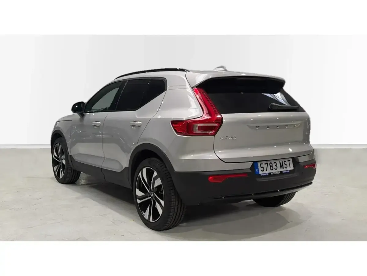 Usado Volvo XC40 Plus 163 CV (119 kW) 2024 Gris SUV