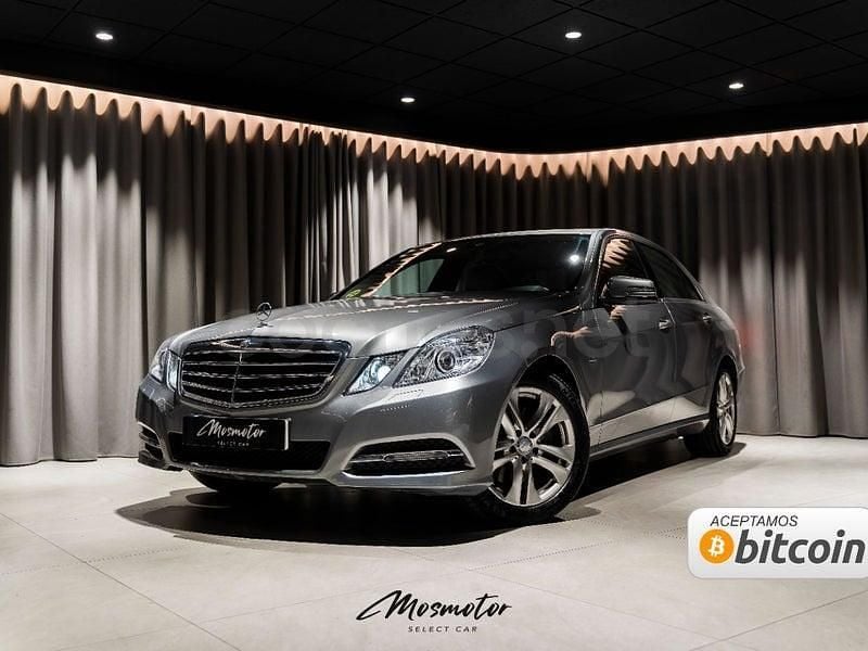 Usado Mercedes E250 Avantgarde 204 CV (150 kW) 2013 Gris / plata Berlina