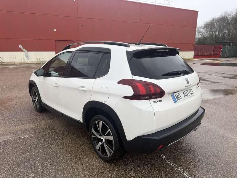 Usado Peugeot 2008 GT-line 120 CV (88 kW) 2019 Blanco SUV