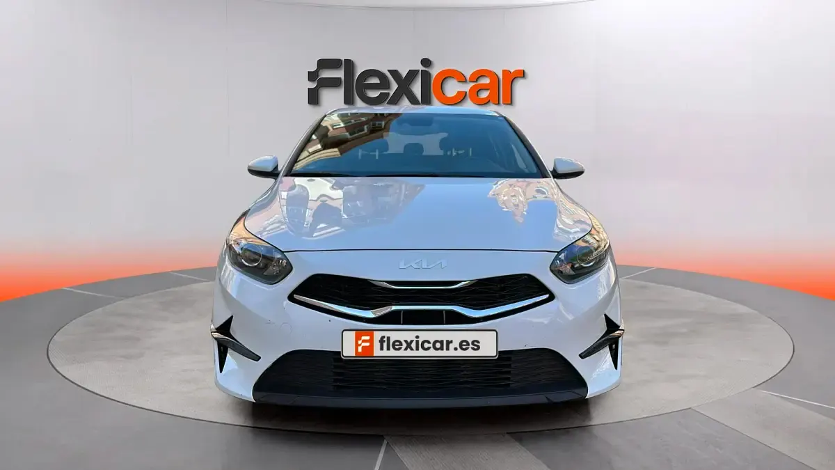 Usado Kia Ceed 101 CV (74 kW) 2022 Blanco Utilitario