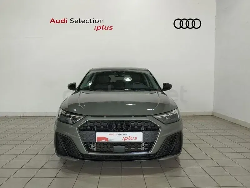 Usado Audi A1 Sportback Black Edition 116 CV (85 kW) 2025 Gris Utilitario