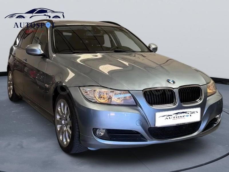 Usado BMW 318 143 CV (105 kW) 2010 Azul Familiar