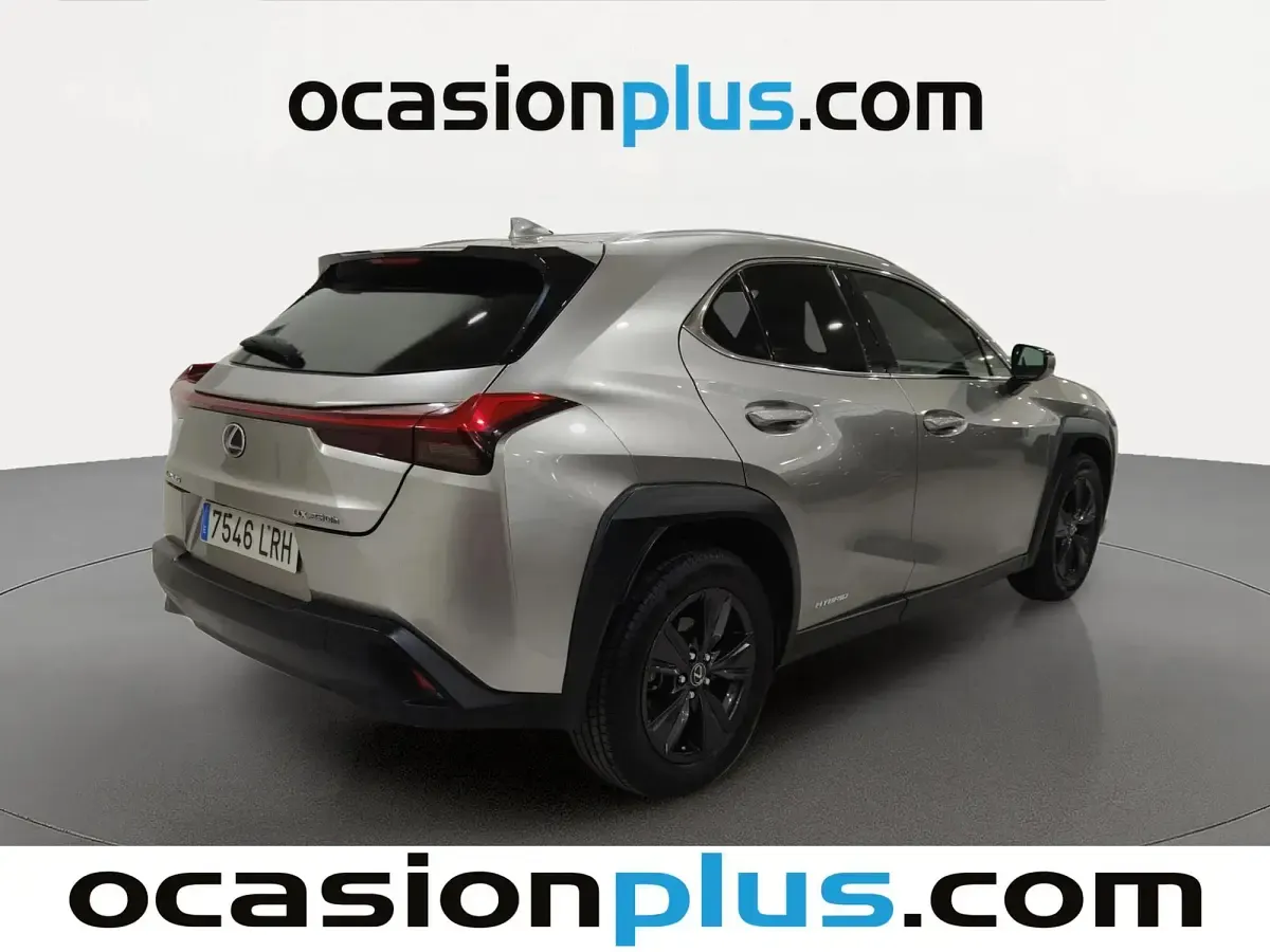 Usado Lexus UX Business Edition 184 CV (135 kW) 2021 Gris plata SUV