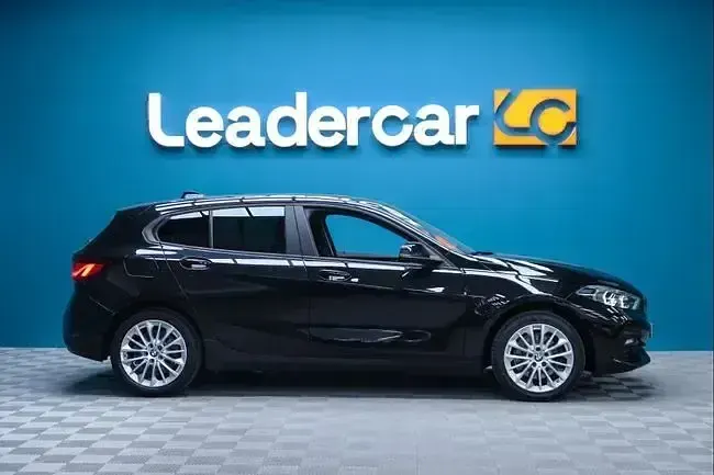 Usado BMW 118 136 CV (100 kW) 2022 Negro Utilitario