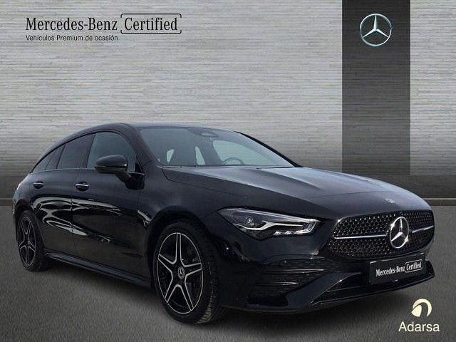 Usado Mercedes CLA200 Shooting Brake 150 CV (110 kW) 2025 Negro noche Familiar