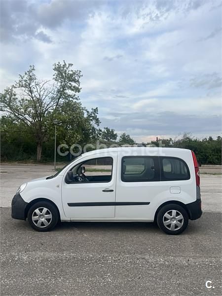 Usado Renault Kangoo 85 CV (62 kW) 2011 Blanco Monovolumen