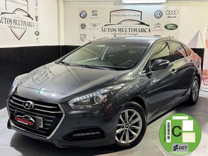 Usado Hyundai i40 141 CV (103 kW) 2016 Gris / plata Berlina