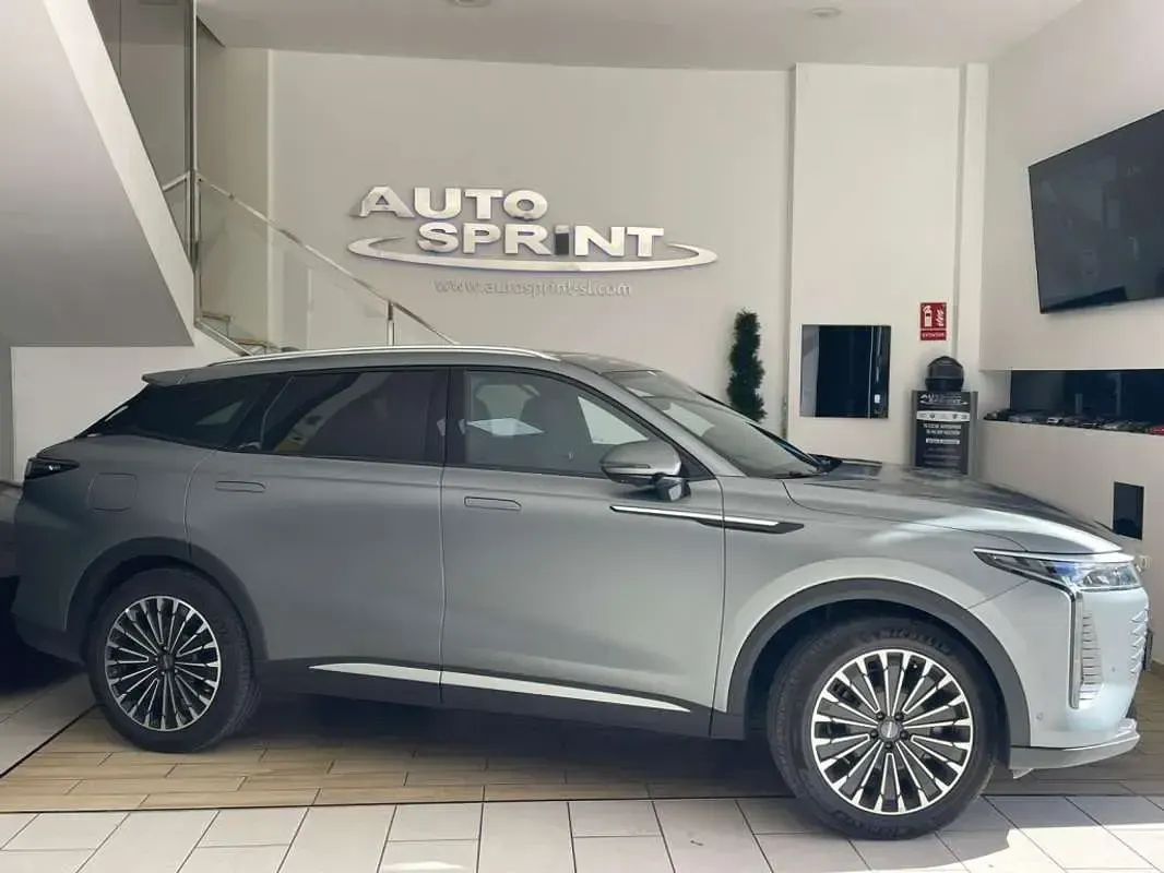 Nuevo Omoda 9 537 CV (394 kW) 2026 Gris SUV