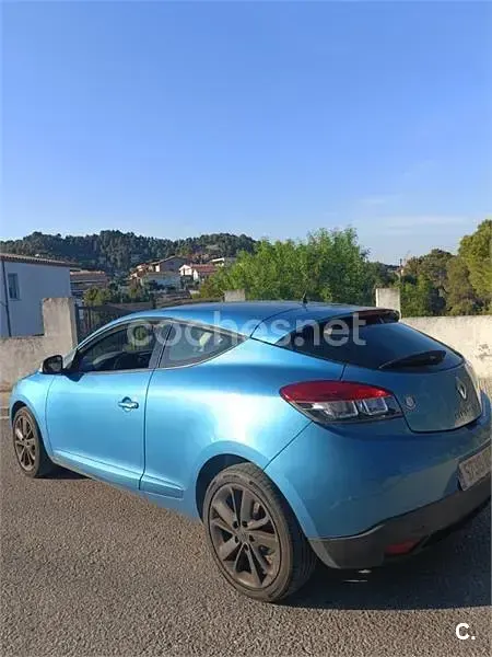 Usado Renault Mégane Dynamique 110 CV (80 kW) 2012 Azul Berlina