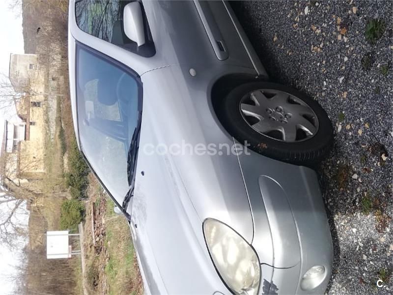 Usado Citroën Xsara 90 CV (66 kW) 2004 Gris / plata Berlina