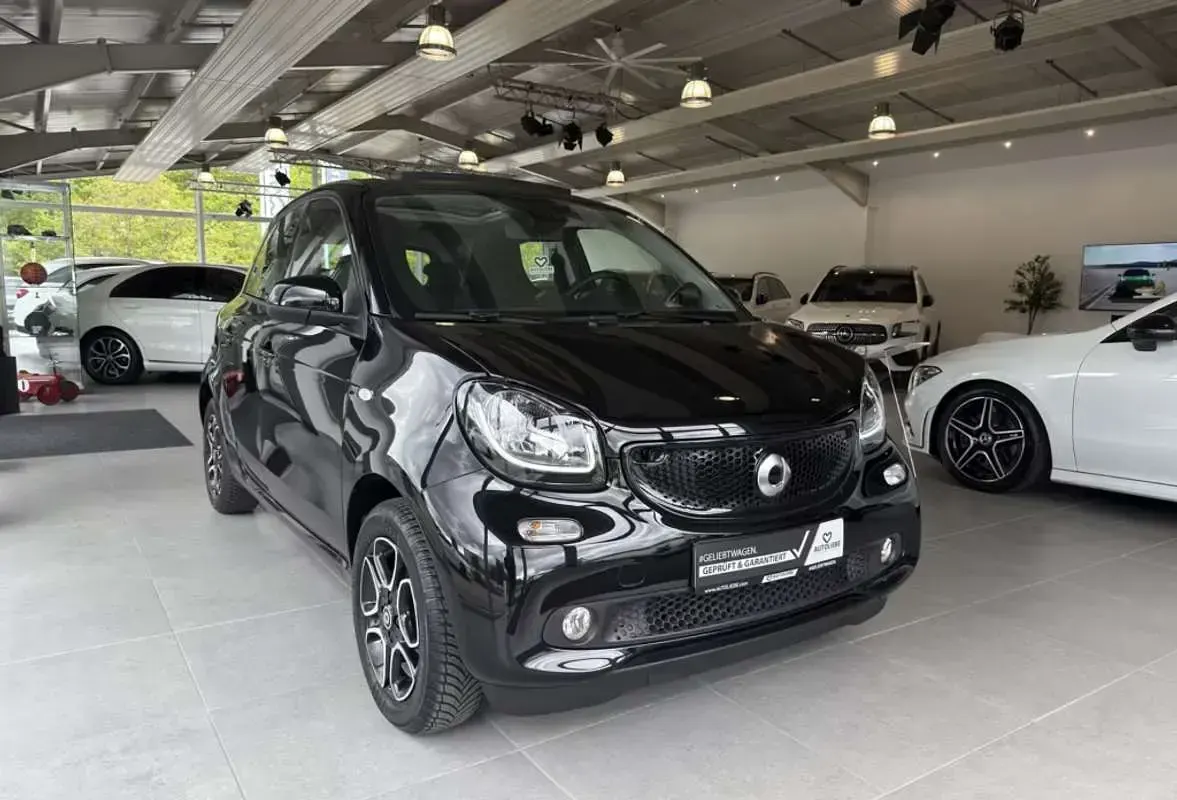 Usado Smart ForFour Prime 90 CV (66 kW) 2019 Negro Utilitario