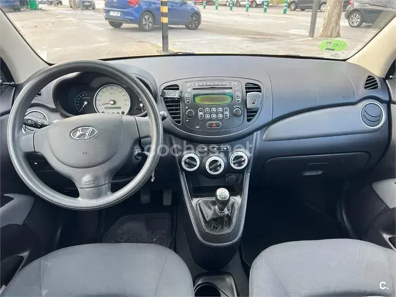 Usado Hyundai i10 Comfort 66 CV (48 kW) 2008 Amarillo Utilitario