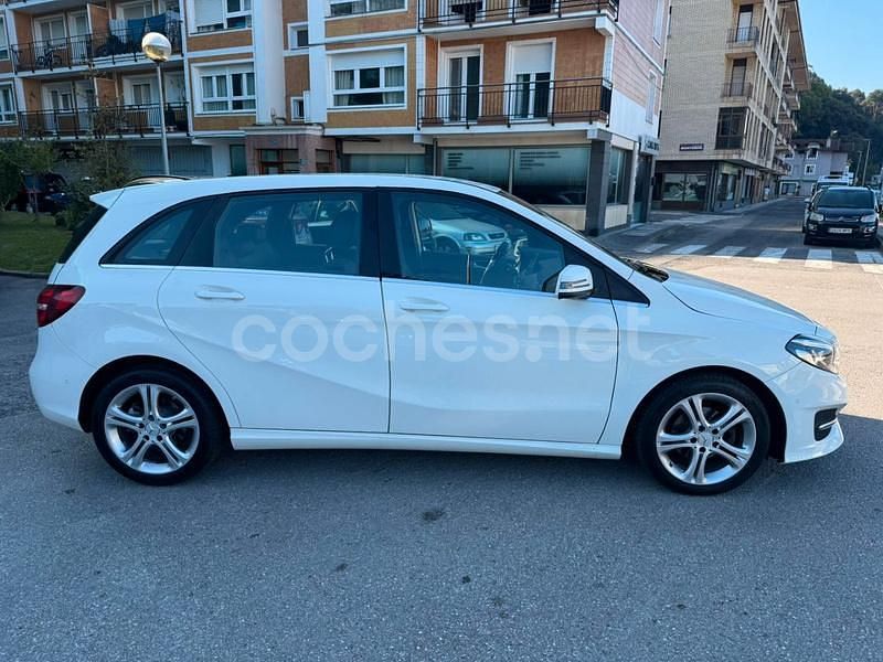 Usado Mercedes B180 109 CV (80 kW) 2016 Blanco Monovolumen
