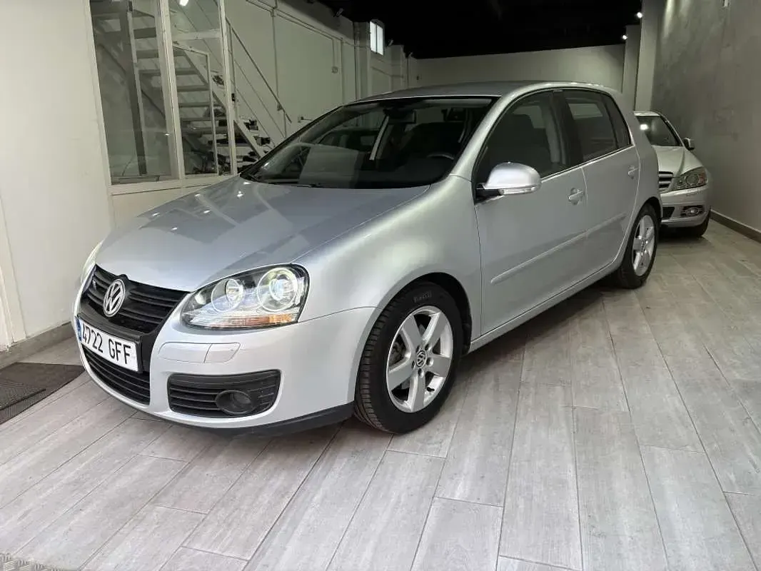 Usado VW Golf VI GT 122 CV (89 kW) 2009 Plateado Utilitario