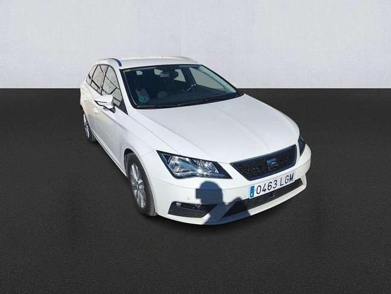 Usado Seat Leon ST Style 110 CV (80 kW) 2020 Blanco Familiar