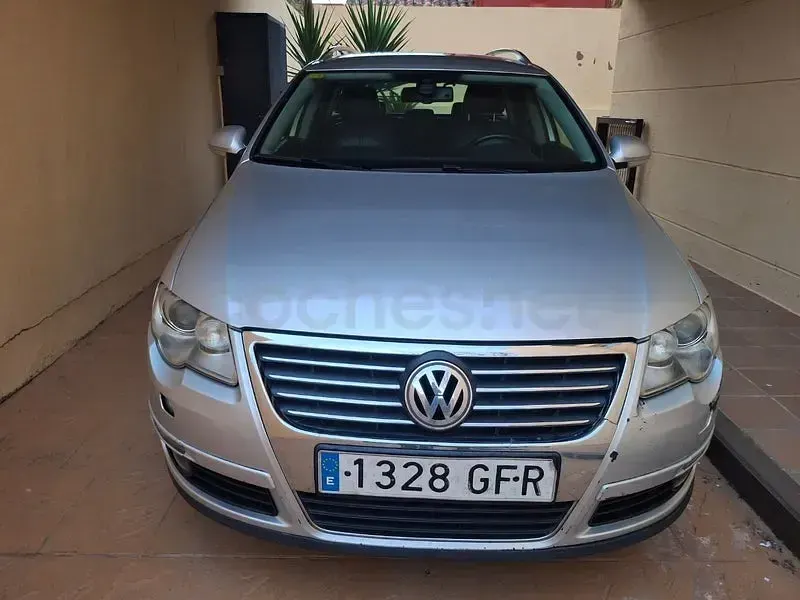 Usado VW Passat Advance 140 CV (102 kW) 2008 Gris / plata Familiar