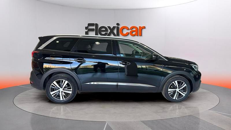 Używany Peugeot 5008 Allure 131 KM (96 kW) 2021 Czarny SUV