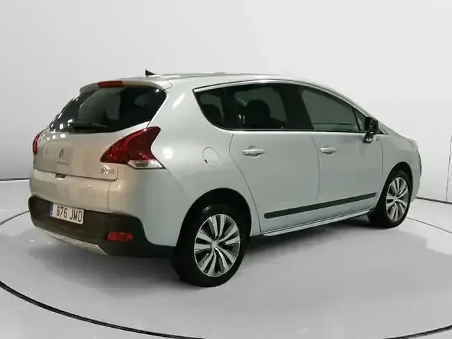 Usado Peugeot 3008 Style 131 CV (96 kW) 2016 Gris SUV