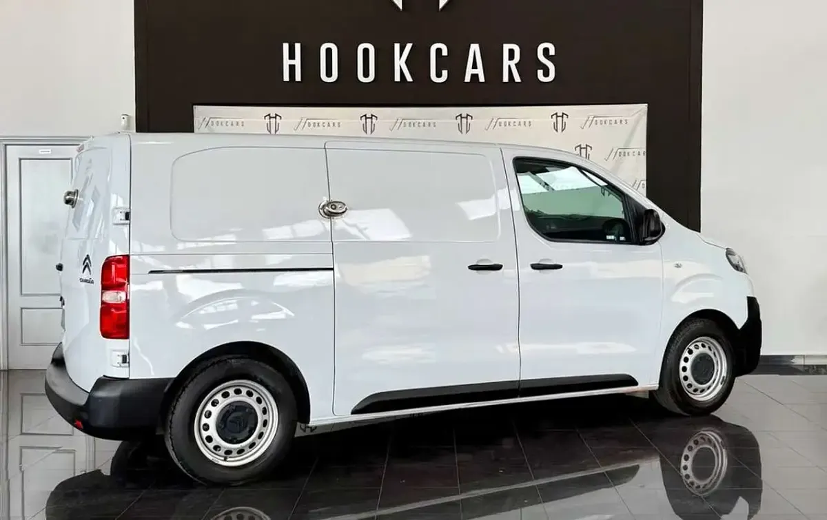 Usado Citroën Jumpy 120 CV (88 kW) 2024 Blanco Monovolumen