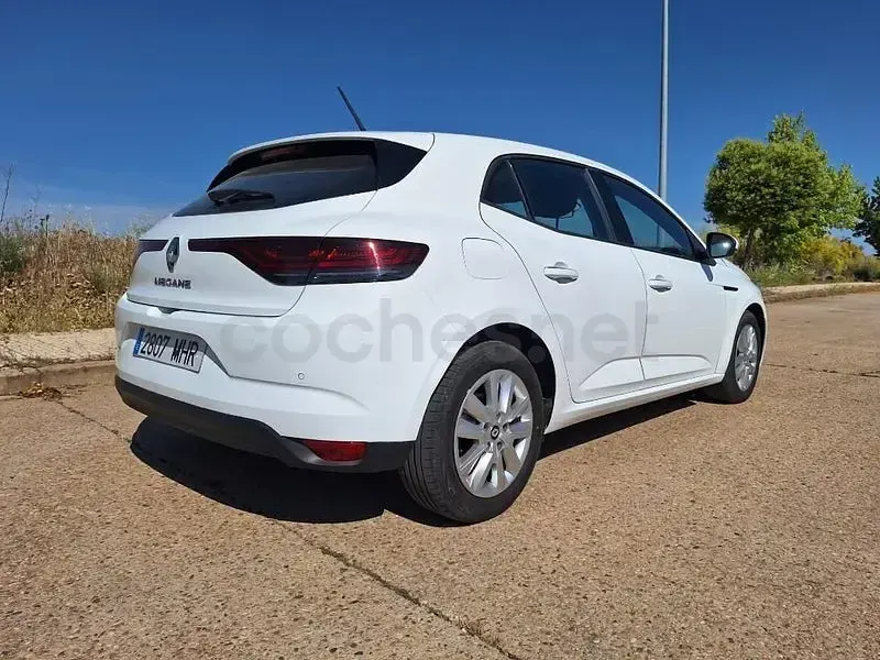 Usado Renault Mégane II Equilibre 115 CV (84 kW) 2023 Blanco Berlina
