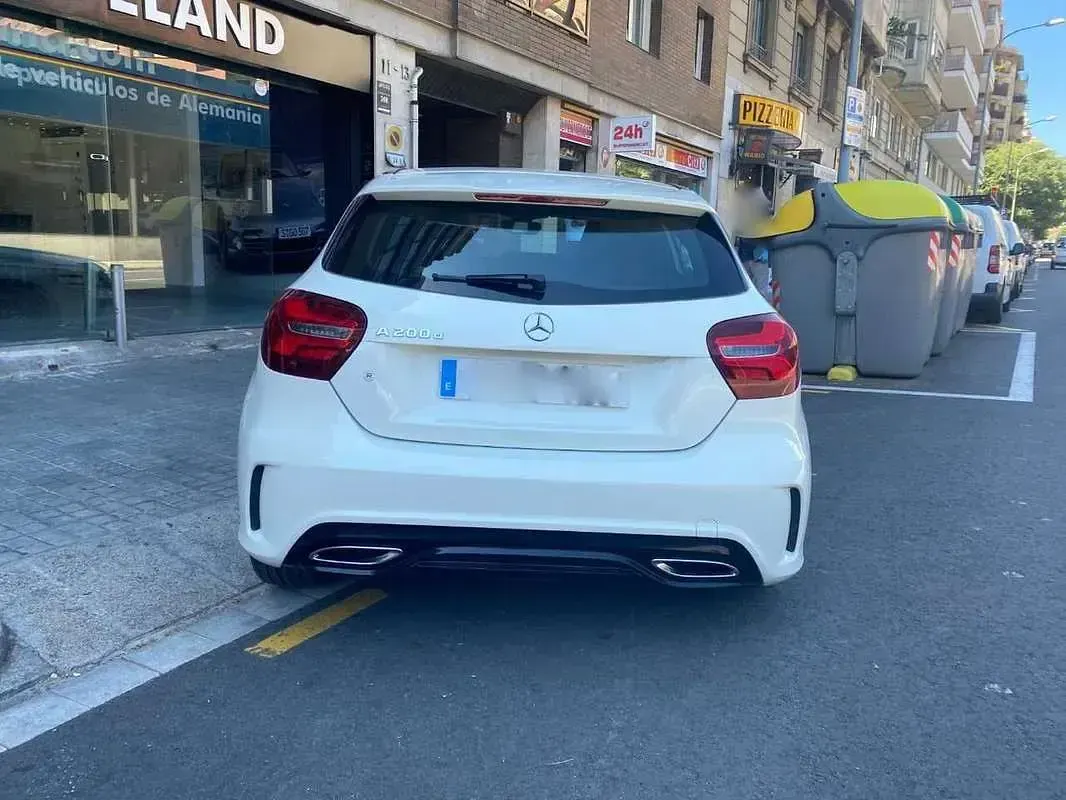 Käytetty Mercedes A200 AMG 136 HP (100 kW) 2018 Valkoinen Sedan