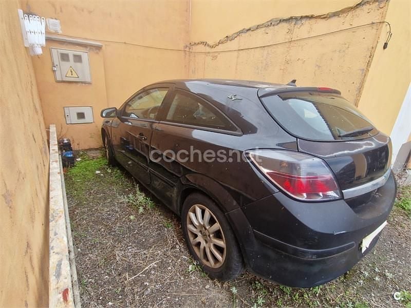 Negro Usado 2007 Opel Astra GTC Enjoy Berlina | 1000 € - Imagen 1/2