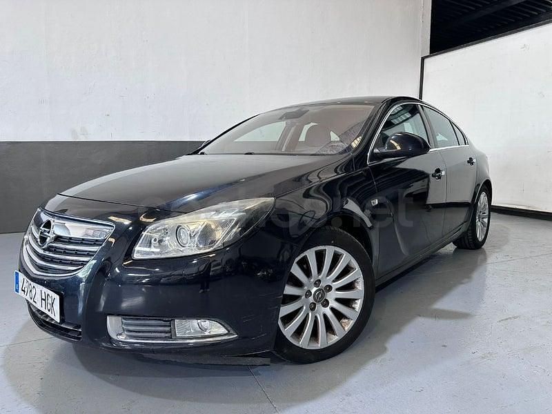 Usado Opel Insignia Selective 130 HP (95 kW) 2012 Cinzento Sedan