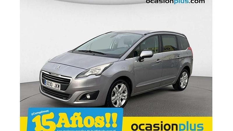 Gris Usado 2015 Peugeot 5008 Style Monovolumen | 9450 € (Buen precio) - Imagen 1/4