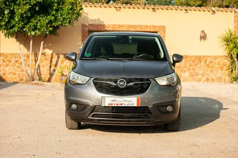 Usado Opel Crossland X Selective 81 CV (59 kW) 2018 Gris / plata SUV