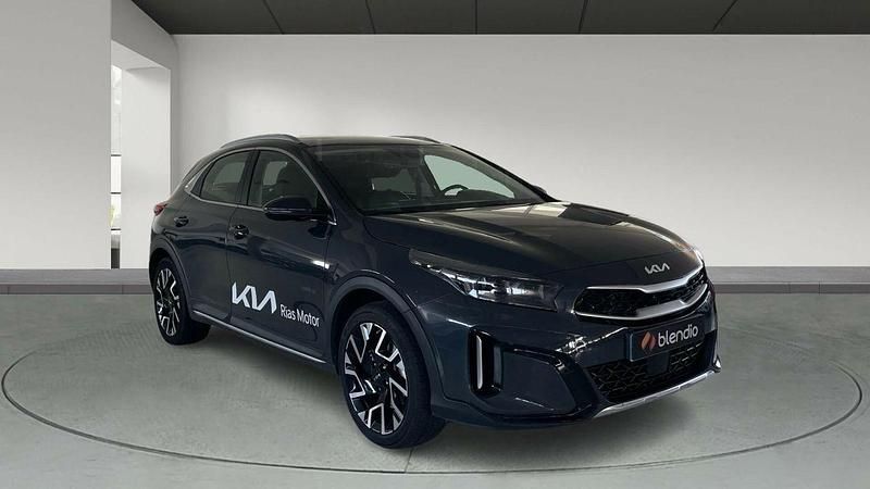 Usado Kia XCeed 141 CV (103 kW) 2023 Gris SUV