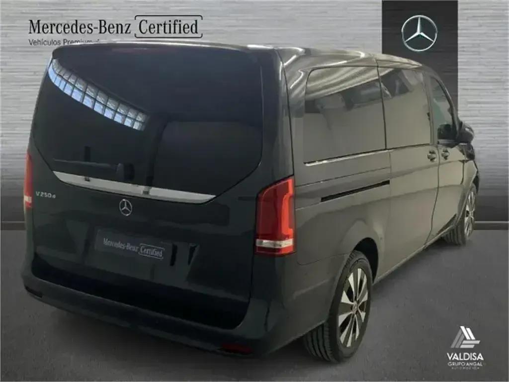 Usado Mercedes V250 190 CV (139 kW) 2024 Gris / plata Monovolumen