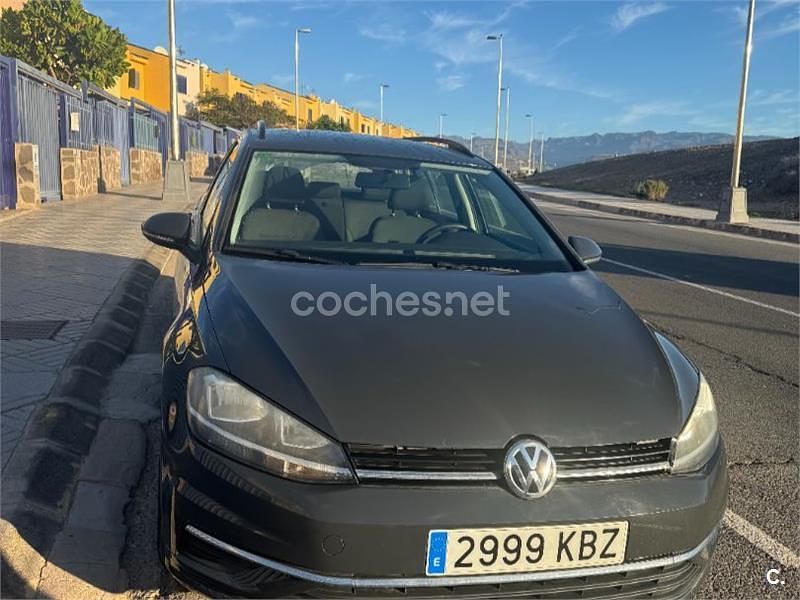 Usado VW Golf VII Advance 115 CV (84 kW) 2017 Gris / plata Berlina