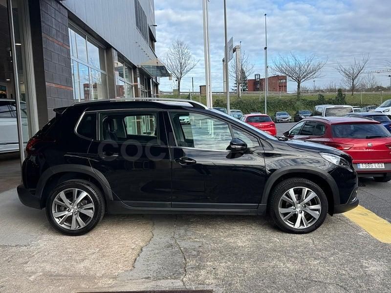 Usado Peugeot 2008 Allure 100 CV (73 kW) 2019 Negro SUV
