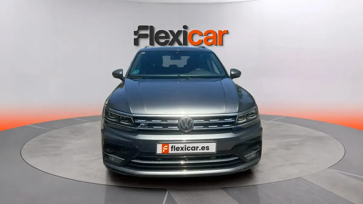 Usado VW Tiguan Sportline 150 CV (110 kW) 2019 Gris SUV