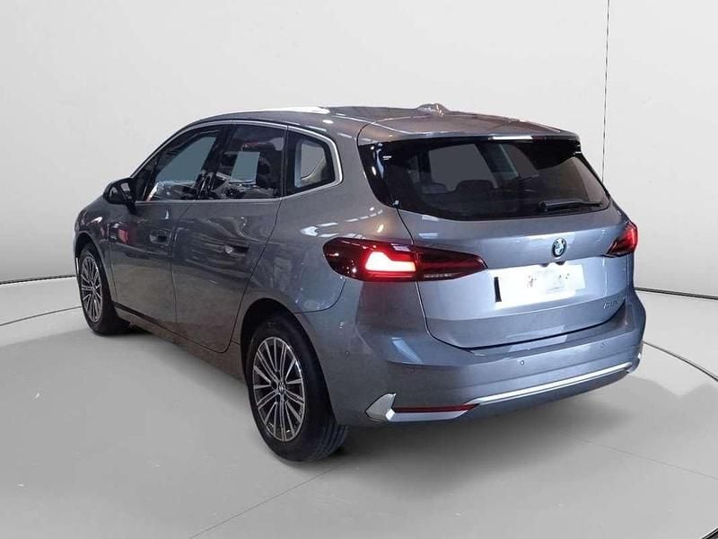 Usado BMW 218 Luxury Line 137 CV (100 kW) 2023 Blanco Monovolumen