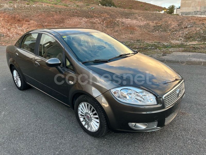 Gris / plata Usado 2011 Fiat Linea Dynamic Berlina | 4800 € - Imagen 1/4