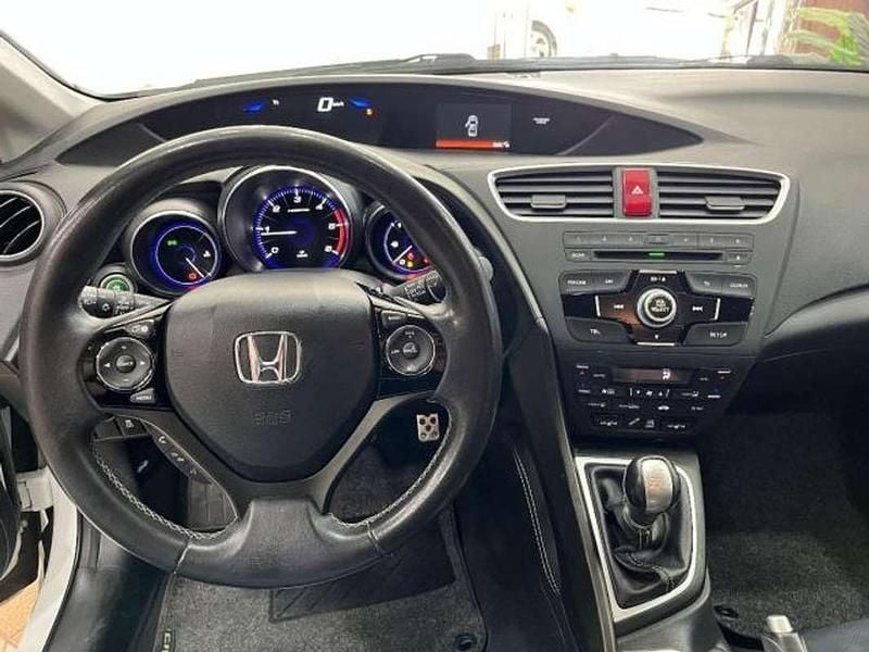 Usado Honda Civic Executive 120 CV (88 kW) 2014 Blanco Familiar