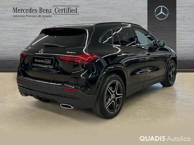 Usado Mercedes GLA200 150 CV (110 kW) 2024 Negro noche SUV