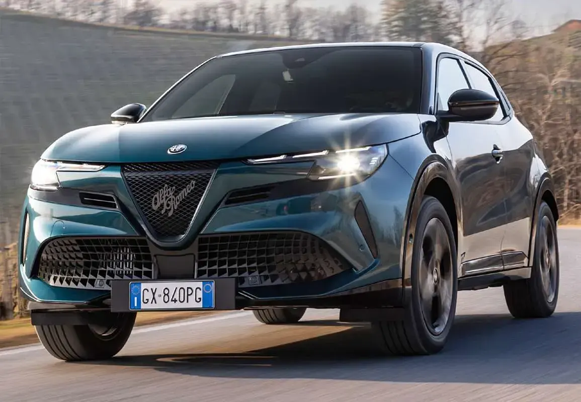Nuevo Alfa Romeo Junior Edizione Speciale 147 CV (108 kW) 2026 Negro SUV