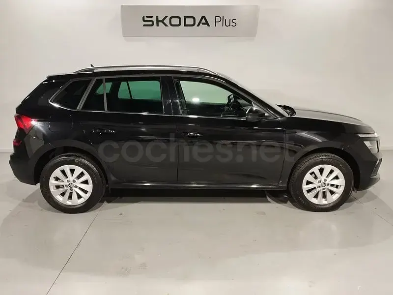 Usado Skoda Kamiq Selection 115 CV (84 kW) 2025 Negro SUV