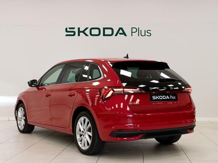 Rojo Usado 2024 Skoda Scala Selection Utilitario | 21.500 € (Caro) - Imagen 1/4
