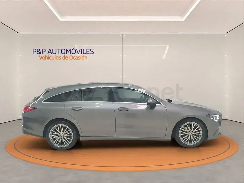 Usado Mercedes CLA220 Shooting Brake 190 CV (139 kW) 2021 Gris / plata Familiar