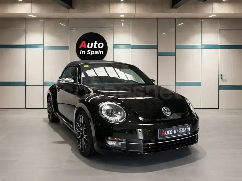 Usado VW Beetle Design 105 CV (77 kW) 2015 Negro Utilitario